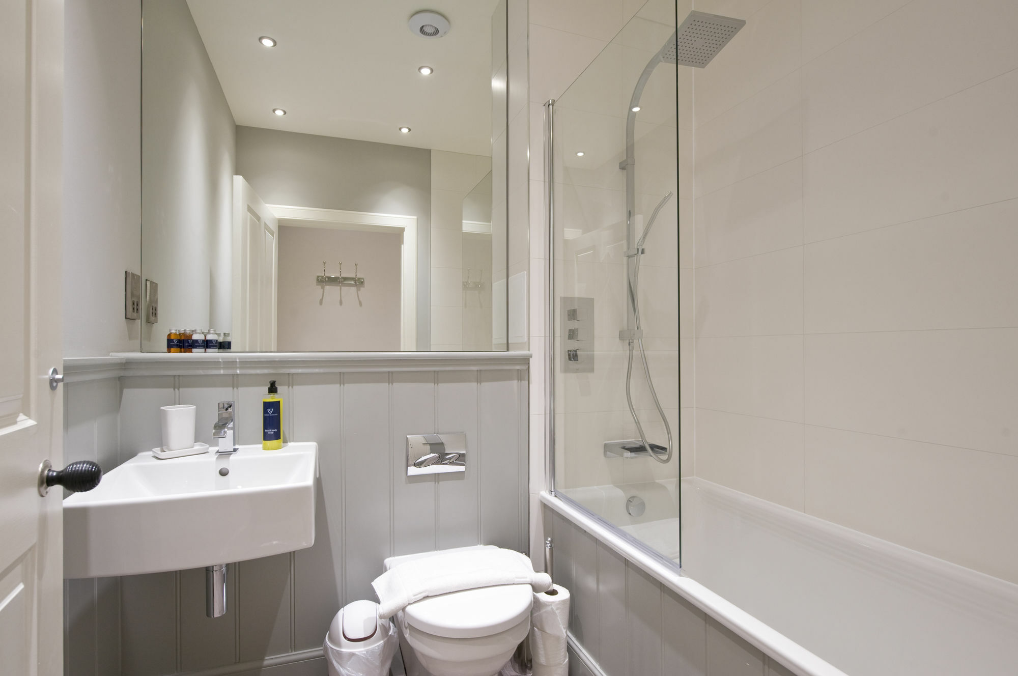 No1 Apartments Edinburgh - George IV Bridge エクステリア 写真